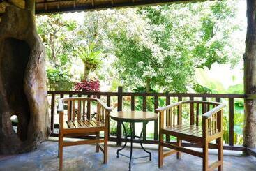 تختخواب و صبحانه Swar Bali Lodge