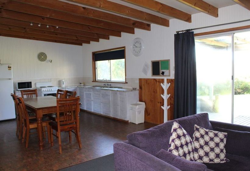 Clifton Beach Lodge