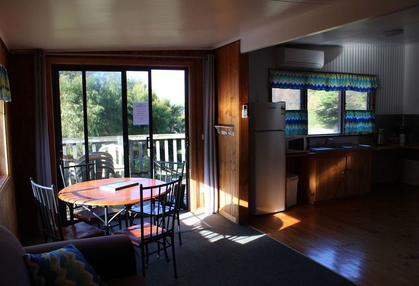 Clifton Beach Lodge