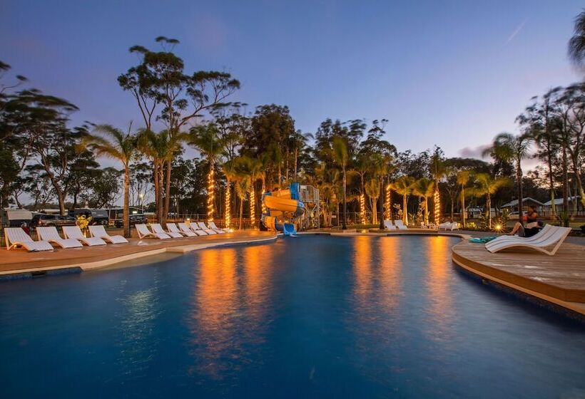 Отель Big4 Tasman Holiday Parks Racecourse Beach