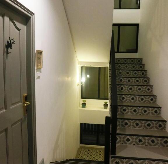 Bloom Boutique Hotel & Cafe