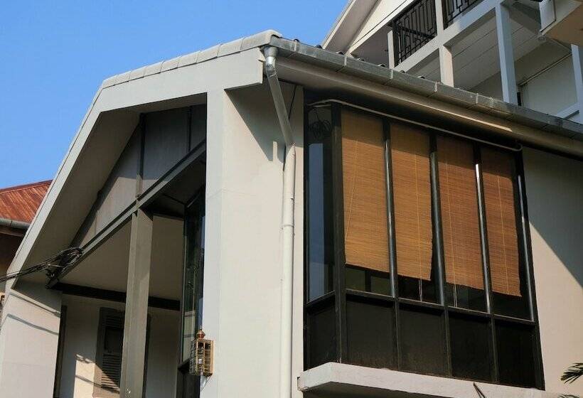 Bloom Boutique Hotel & Cafe