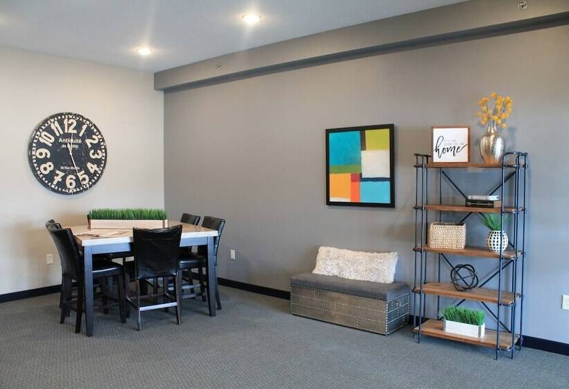 هتل Brookstone Lodge & Suites  Emmetsburg