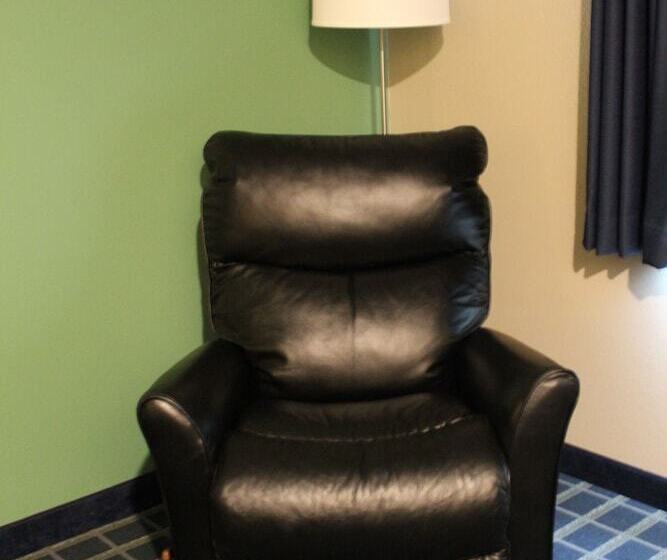 هتل Brookstone Lodge & Suites  Emmetsburg