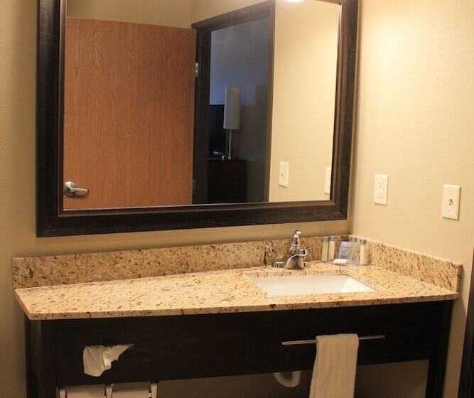 هتل Brookstone Lodge & Suites  Emmetsburg