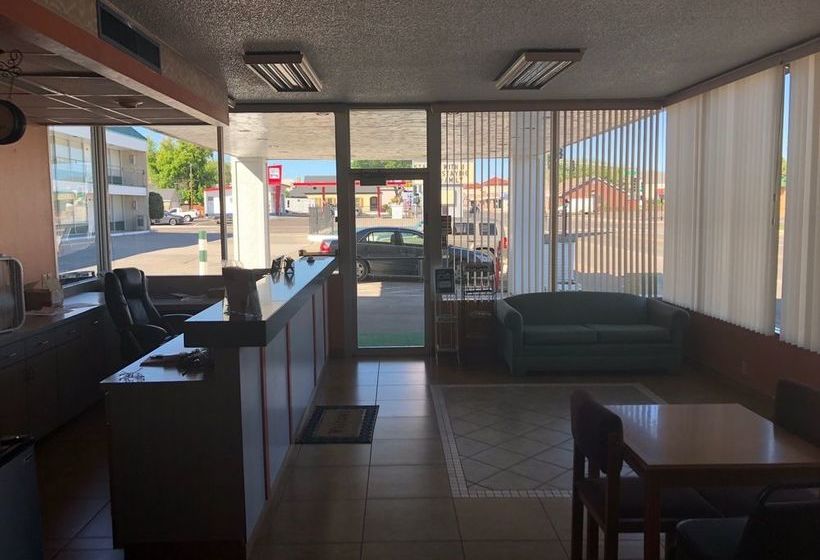 هتل Econo Lodge Elko Downtown Area