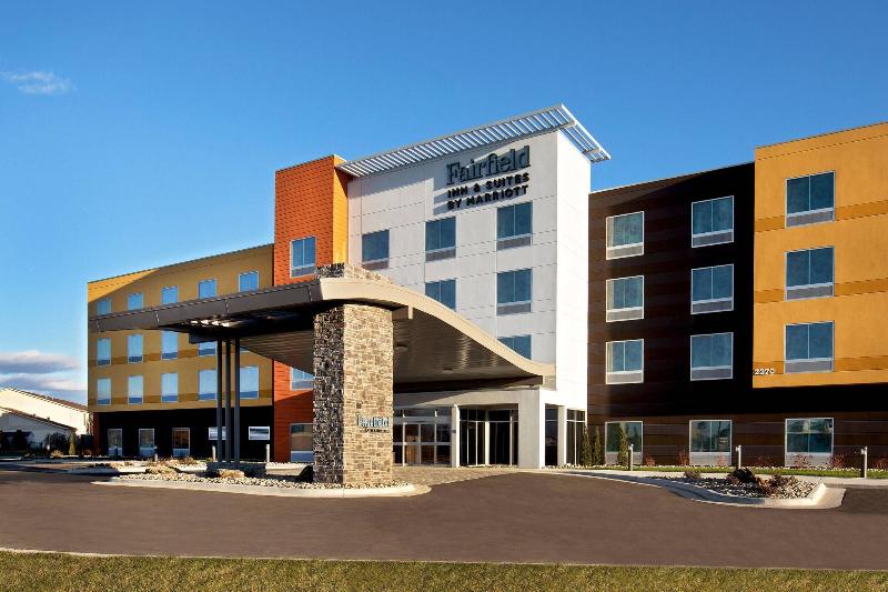 هتل Fairfield Inn & Suites By Marriott Mcpherson