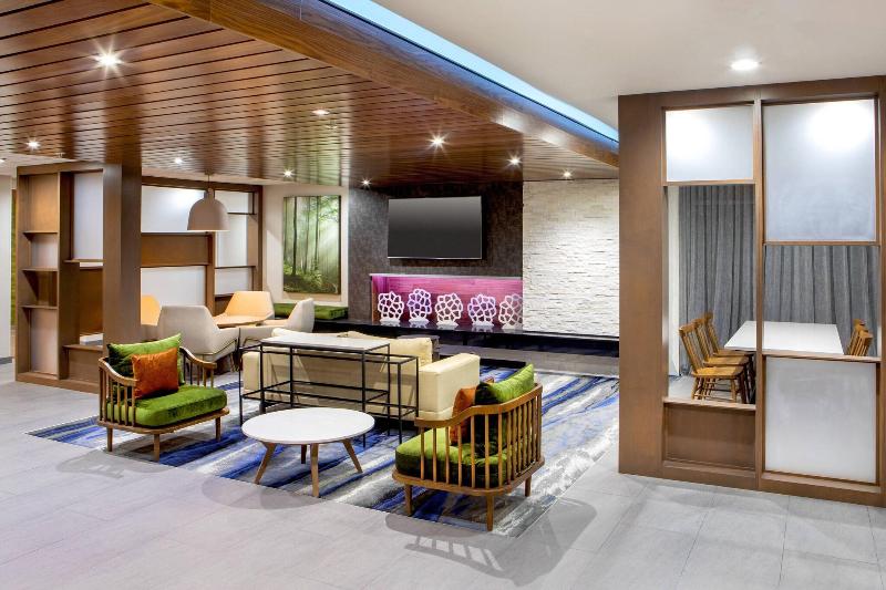 هتل Fairfield Inn & Suites By Marriott Mcpherson