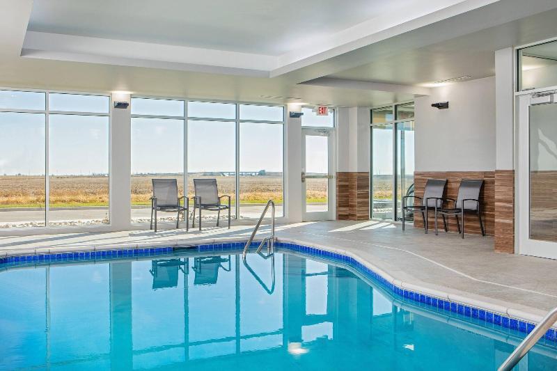 هتل Fairfield Inn & Suites By Marriott Mcpherson