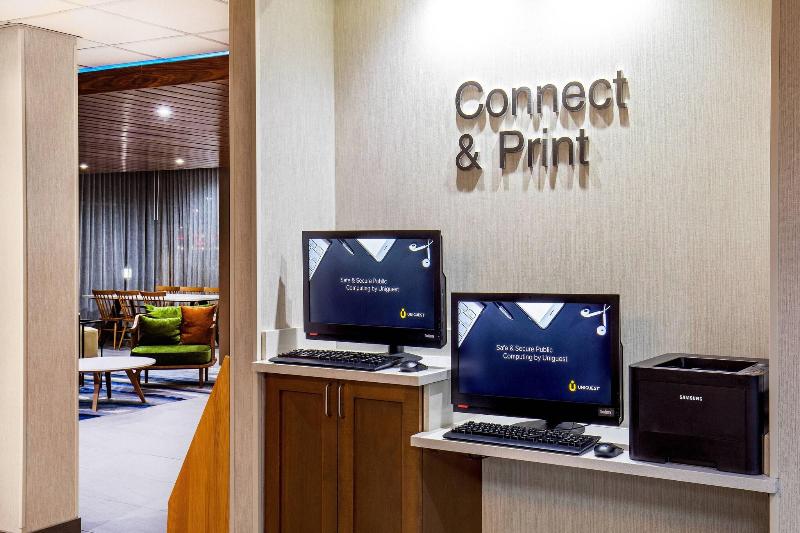 هتل Fairfield Inn & Suites By Marriott Mcpherson