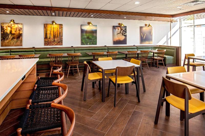 هتل Fairfield Inn & Suites By Marriott Mcpherson