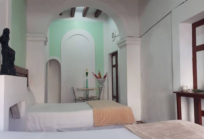 هتل Habitaciones Querétaro Guadalupe