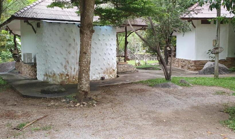 هتل Lunda Orchid Resort