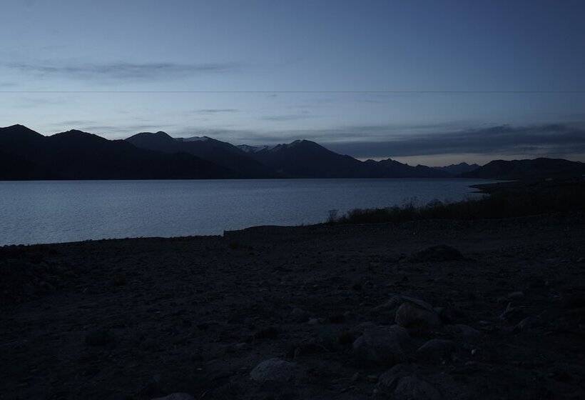 Отель Pangong Holiday Cottages