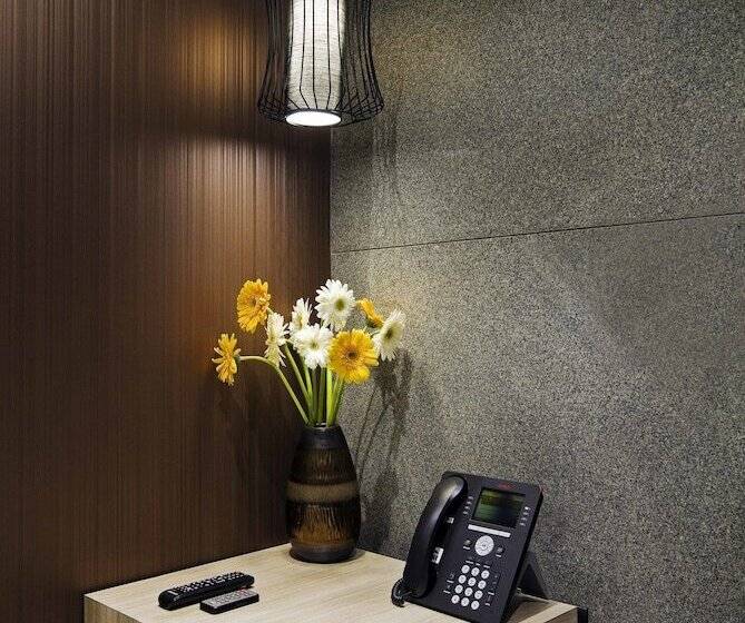 هتل Plaza Premium Day