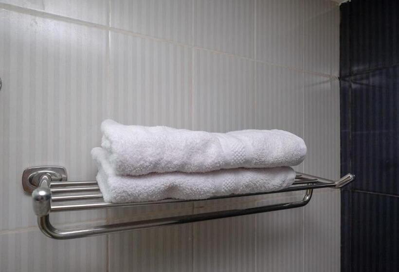 Fotos del hotel Reddoorz Plus @ Grand Populer:  30