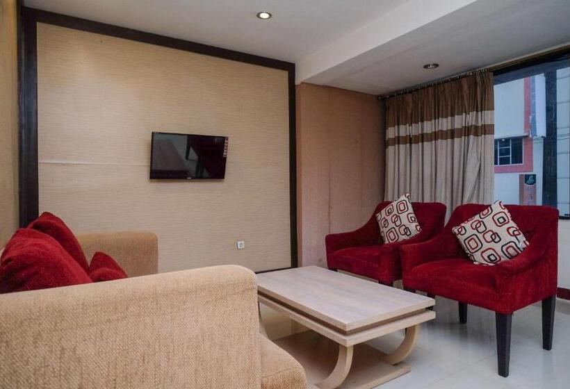 Fotos del hotel Reddoorz Plus @ Grand Populer:  29