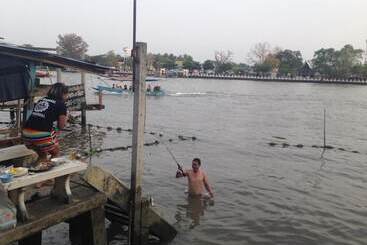 هتل Se Sun Amphawa