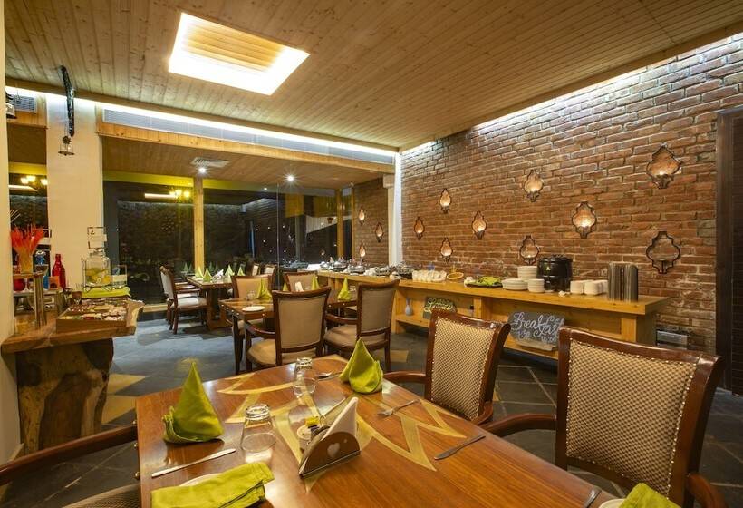 هتل Shaantam Resorts & Spa