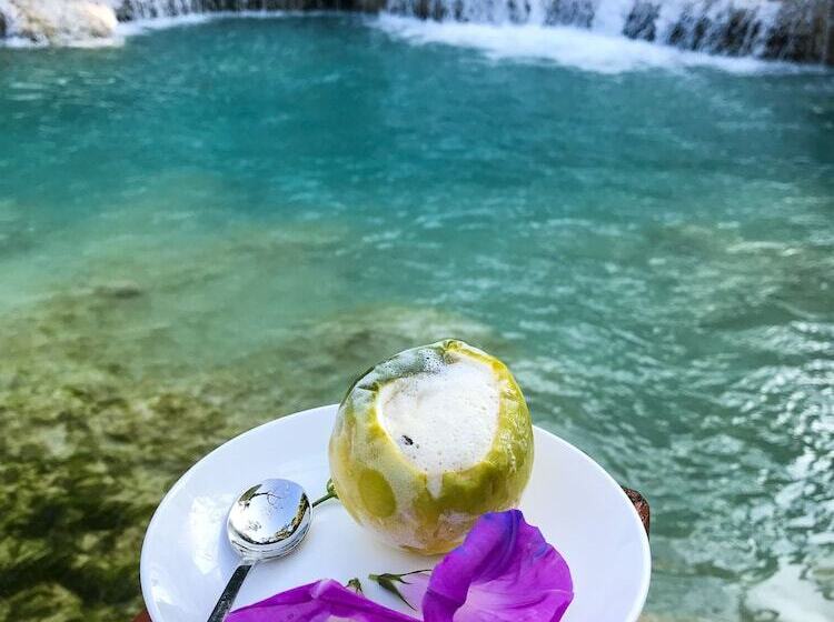 هتل Vanvisa At The Falls
