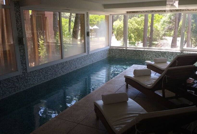 Jaina Resort & Spa
