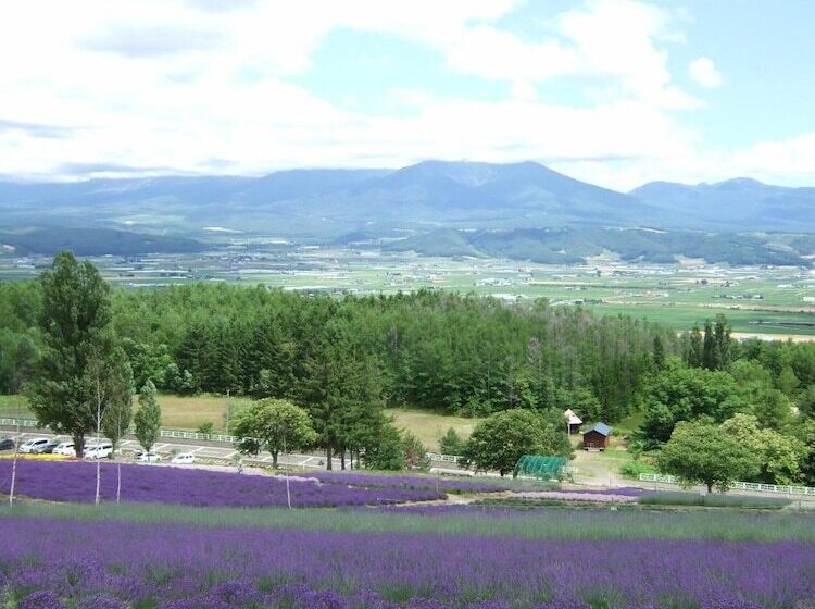 بنسيون Gufo No Mori Kamifurano