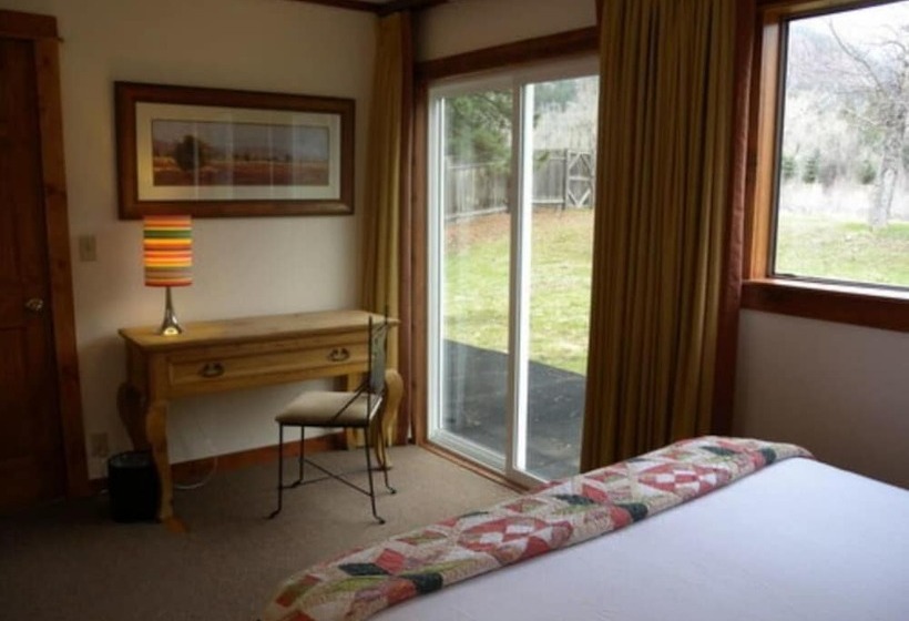 Пансион Redstone Cliffs Lodge