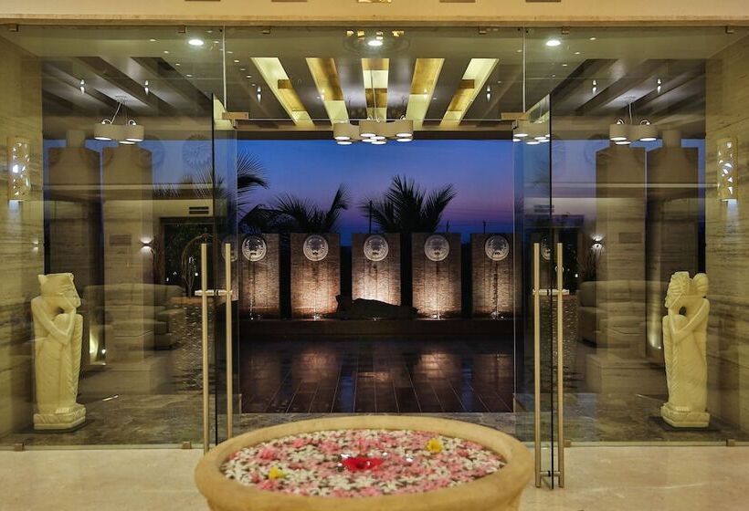 استراحتگاه Club Mahindra Dwarka