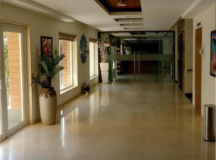 استراحتگاه Club Mahindra Dwarka