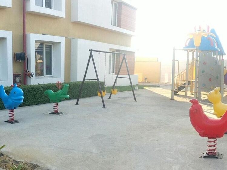 استراحتگاه Club Mahindra Dwarka