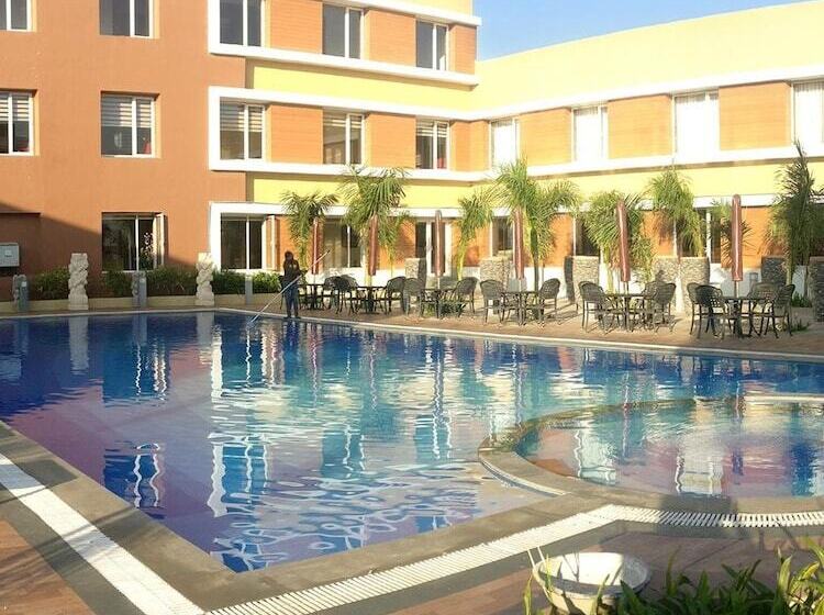 استراحتگاه Club Mahindra Dwarka