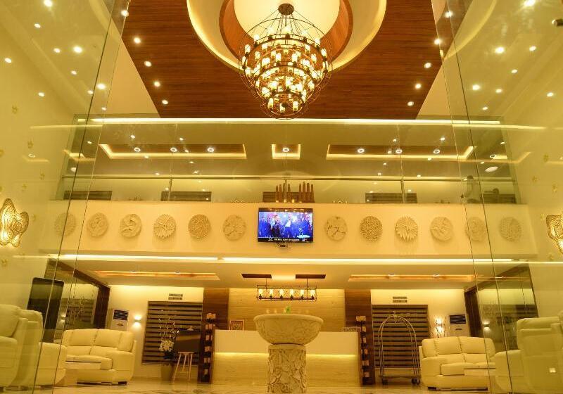 استراحتگاه Club Mahindra Dwarka