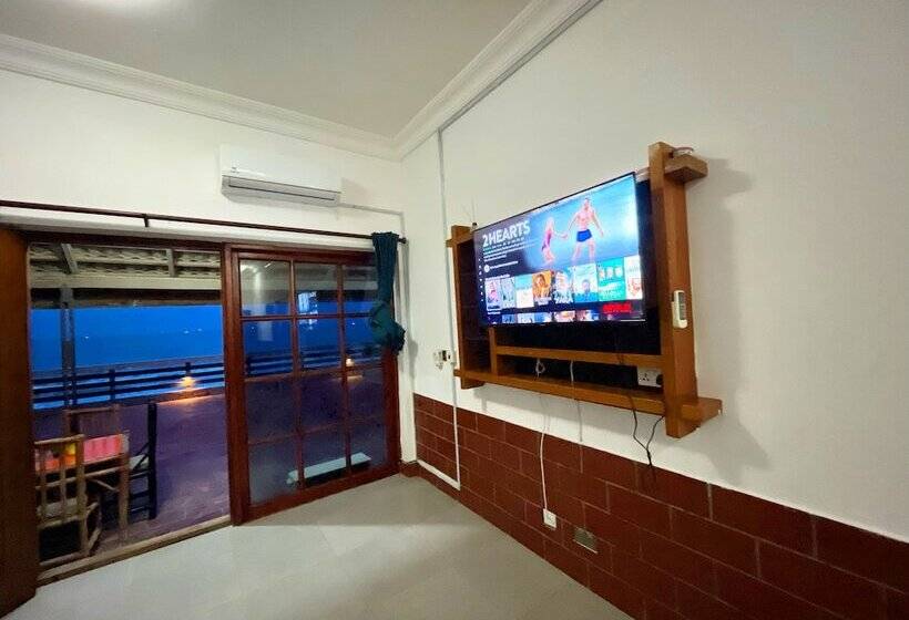 Veivaag Lodge