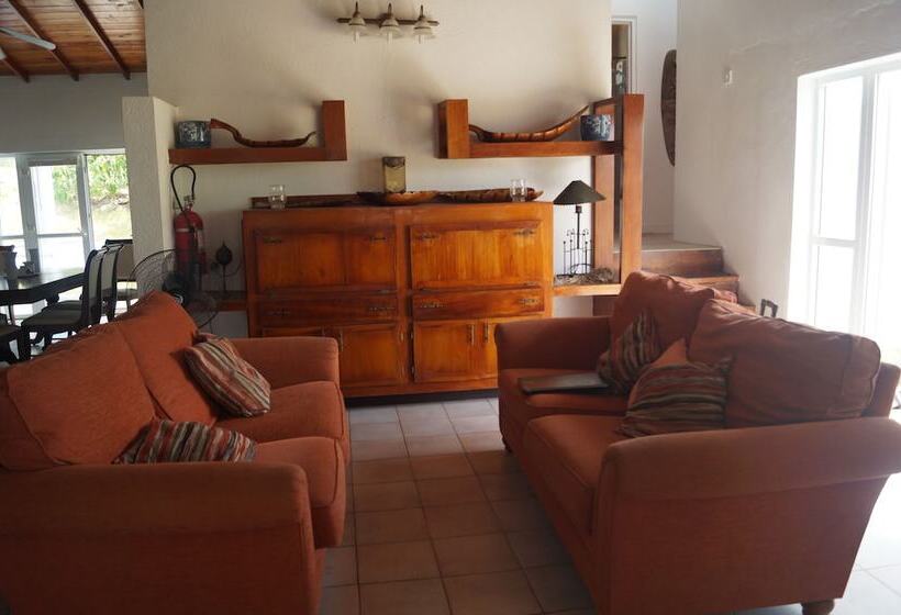 تختخواب و صبحانه A Private Room In Paradise, Vieux Fort