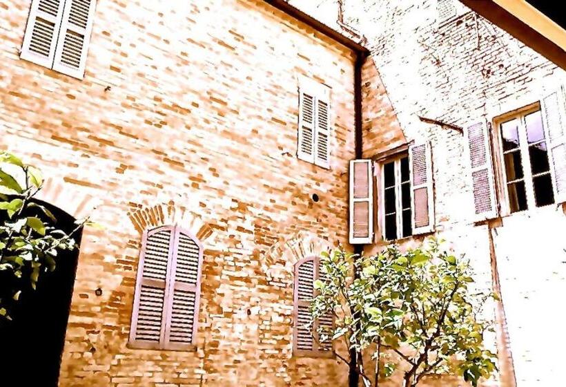 مبيت وإفطار Palazzo Romani Adami