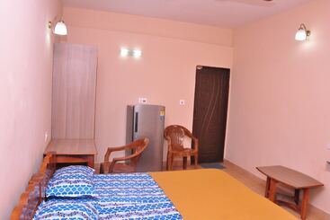 هتل Anjuna Blue Resort
