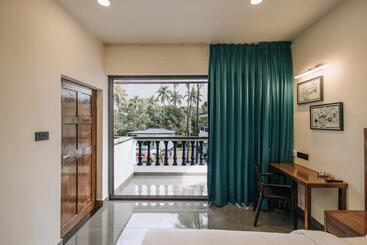 هتل Anjuna Blue Resort