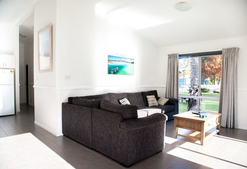 Отель Big4 Batemans Bay Beach Resort