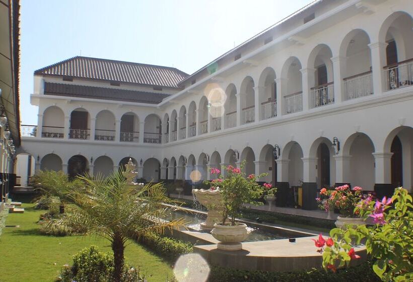 هتل Daroessalam Syariah Heritage