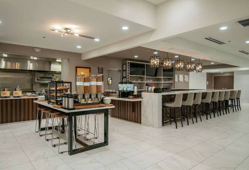 هتل Hilton Garden Inn Jackson/clinton