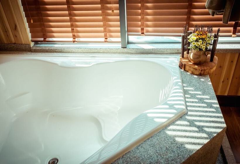 فندق Moonlit Sky Resort