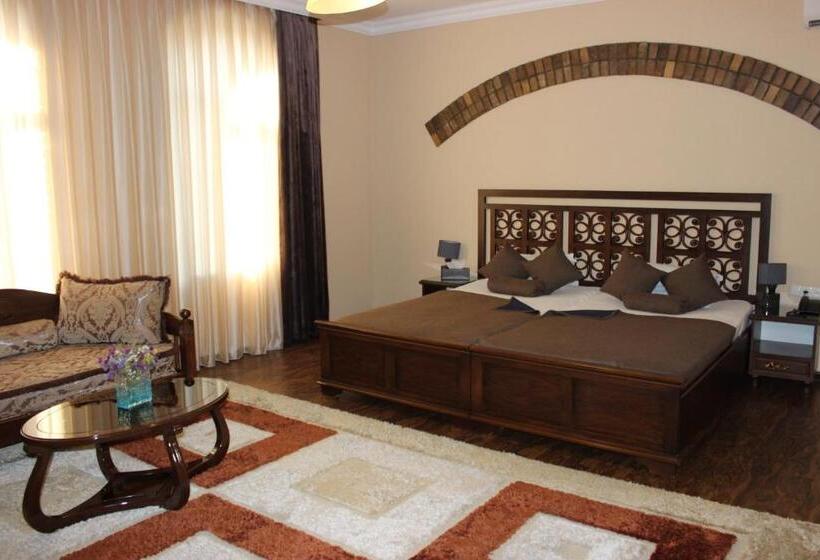 فندق Platan