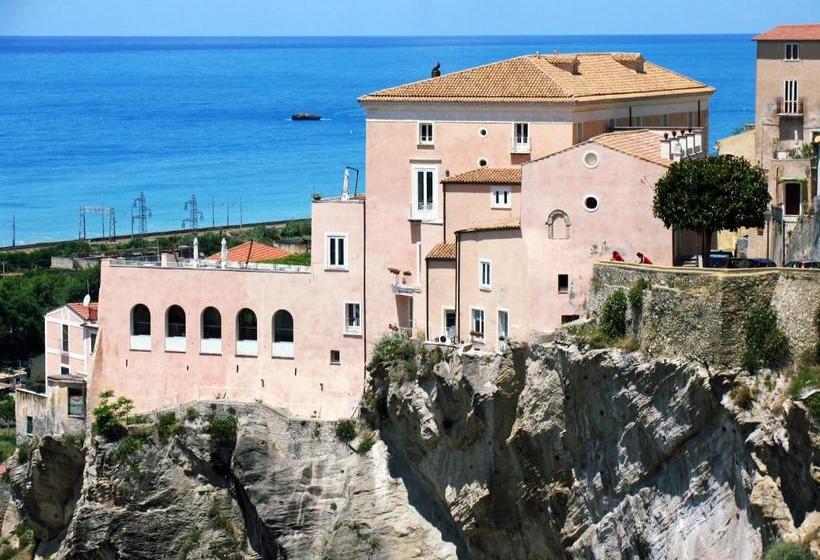 هتل Ristorante Le Clarisse