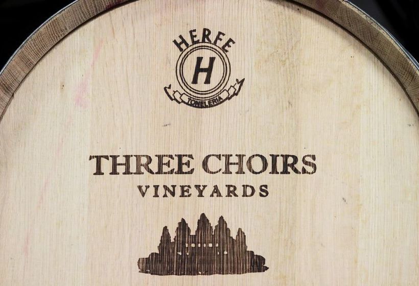 فندق Three Choirs Vineyards