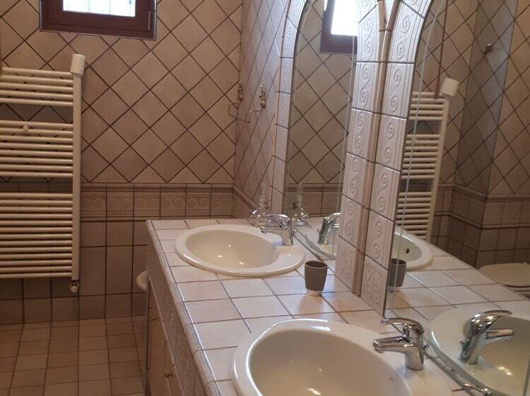 פנסיון Home To Fly