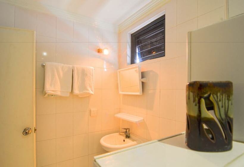 پانسیون Huraa East Inn