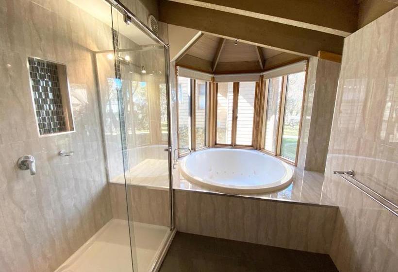 Crystal Brook Lodge