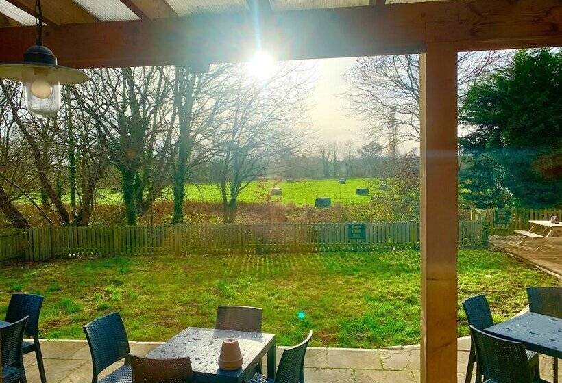 Inn Crown And Anchor