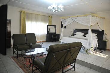 هتل Anina S Executive Lodge