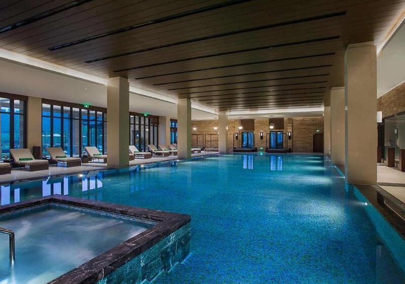 هتل Banyan Tree Anji